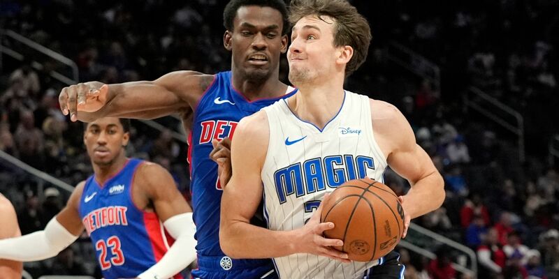 Ist nicht zu stoppen: Franz Wagner (r) von den Orlando Magic. - Foto: Carlos Osorio/AP