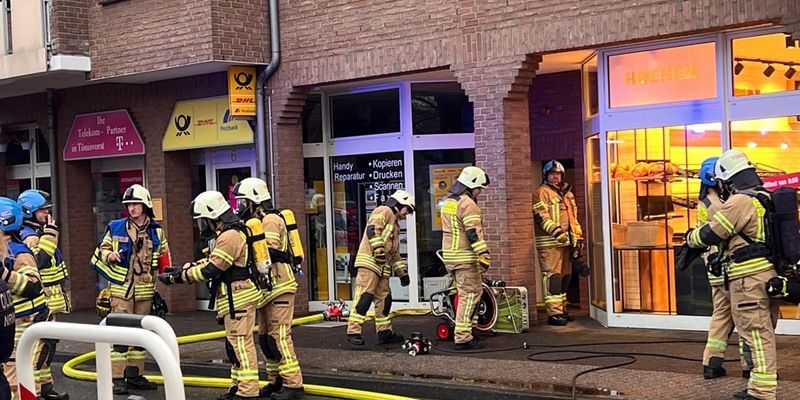 FW Tönisvorst: Einsatzreiches Wochenende für die Tönisvorster Einsatzkräfte - Foto: presseportal.de