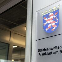 Die Staatsanwaltschaft ermittelt wegen dreifachen Mordverdachts. (Symbolbild) - Foto: Boris Roessler/dpa