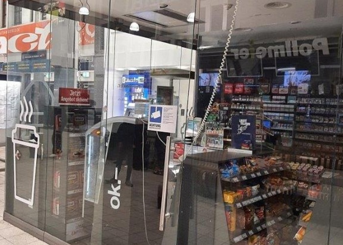 BPOL NRW: Glastür aus der Verankerung gerissen - 34-Jähriger stiehlt gleich  zweimal Getränke aus
