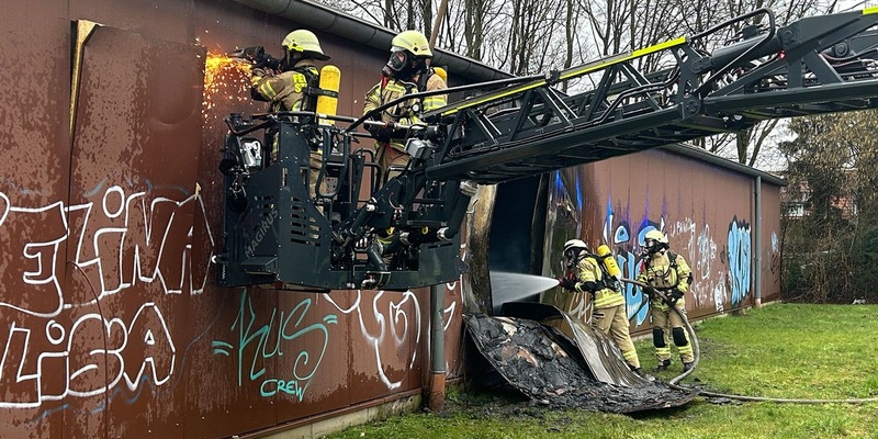 FF Goch: Feuer in leerstehender Skaterhalle - Foto: presseportal.de