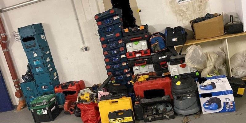 BPOL NRW: Herkunft ungeklärt - Bundespolizei stellt Werkzeug im Neuwert von ca. 22.000,- EUR sicher - Foto: presseportal.de
