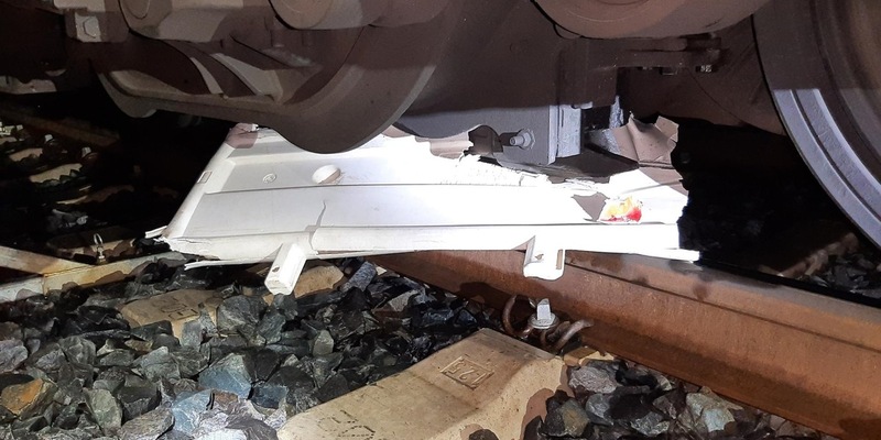 BPOLI C: Bundespolizei sucht Zeugen - Absperrung in Gleis geworfen - Foto: presseportal.de