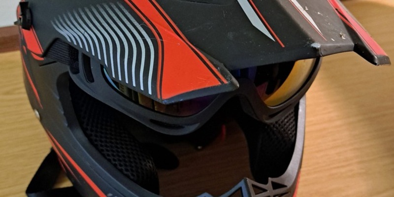 POL-CE: Motorradhelm gefunden - Eigentümer gesucht - Foto: presseportal.de