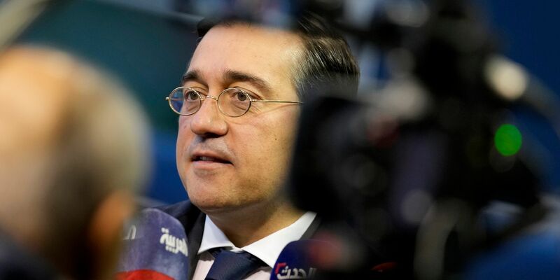Spaniens Außenminister José Manuel Albares unterstützt das UN-Palästinenser-Hilfswerk mit 3,5 Millionen Euro. - Foto: Virginia Mayo/AP/dpa