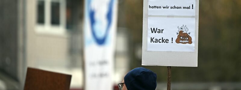 Demo in Leichlingen (NRW) - ein Zeichen gegen rechts. - Foto: Federico Gambarini/dpa