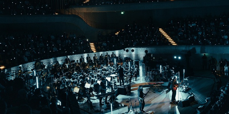 Channel Aid veröffentlicht On-Demand Content mit James Arthur aus der Elbphilharmonie Hamburg auf YouTube für den guten Zweck! - Foto: presseportal.de