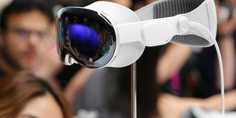 Die Apple Vision Pro ist seit Kurzem auf dem Markt. - Foto: Christoph Dernbach/dpa