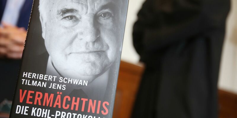 Der Autor Heribert Schwan hatte auf eigene Faust ein Buch mit nicht autorisierten Zitaten Kohls veröffentlicht. - Foto: Oliver Berg/dpa