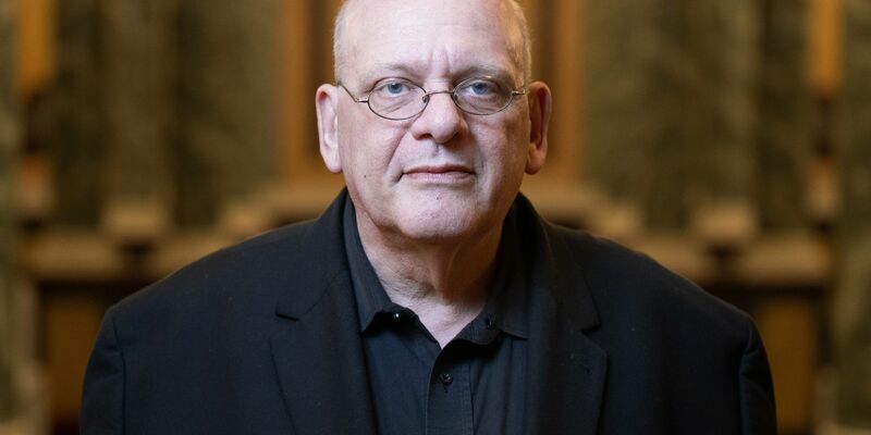 Der deutsche Komponist Detlev Glanert bringt in wenigen Tagen an der Semperoper in Dresden mit «Die Jüdin von Toledo» seine zwölfte Oper heraus. - Foto: Sebastian Kahnert/dpa
