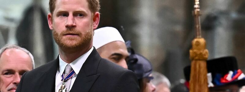 Prinz Harry soll in England gelandet sein. - Foto: Ben Stansall/POOL AFP/dpa