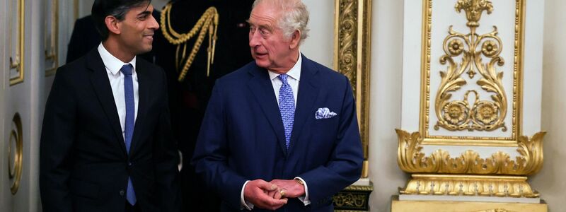 Premierminister Rishi Sunak ist in regelmäßigem Kontakt mit König Charles. - Foto: Daniel Leal/PA Wire/dpa