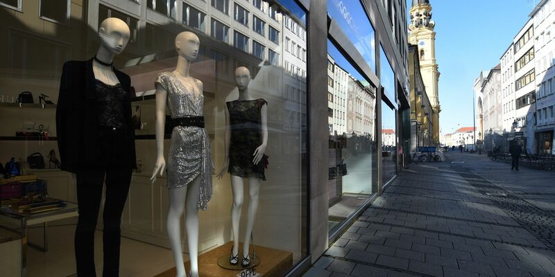 Das Geschäftsklima im Einzelhandel hat sich im Januar weiter eingetrübt. - Foto: Felix Hörhager/dpa