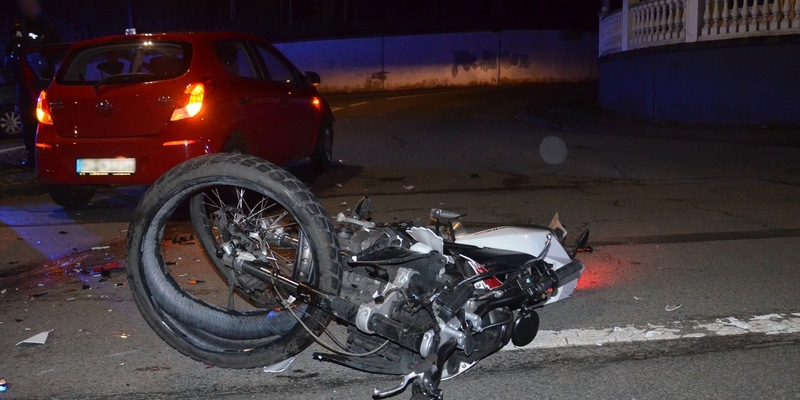 POL-HF: Zusammenstoß mit Leichtkraftrad- Jugendlicher schwer verletzt - Foto: presseportal.de