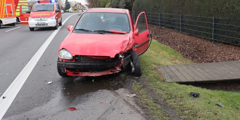 POL-HF: Auffahrunfall führt zu Verletzten- Bremsvorgang übersehen - Foto: presseportal.de