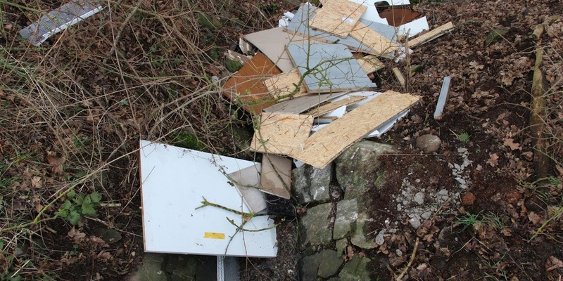 POL-PDKL: Illegale Sperrmüllentsorgung - Foto: presseportal.de