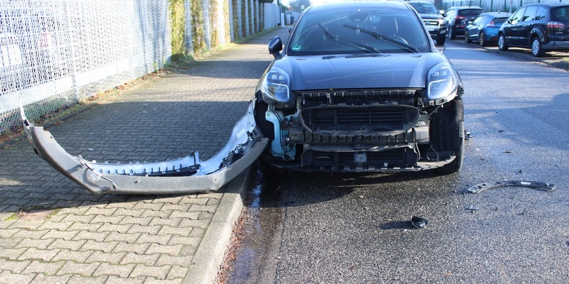 POL-DN: Hoher Sachschaden nach Unfallflucht - Zeugen gesucht - Foto: presseportal.de