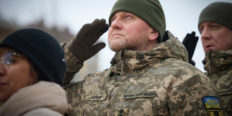 Der Oberbefehlshaber der ukrainischen Streitkräfte: Walerij Saluschnyj. - Foto: Ukrainian Presidential Press Office/AP/dpa