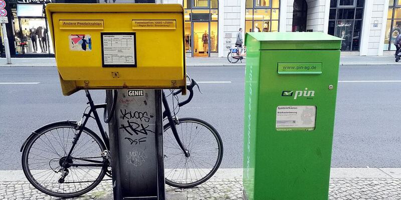 Briefkästen von Deutsche Post und Pin Mail AG (Archiv) - Foto: über dts Nachrichtenagentur