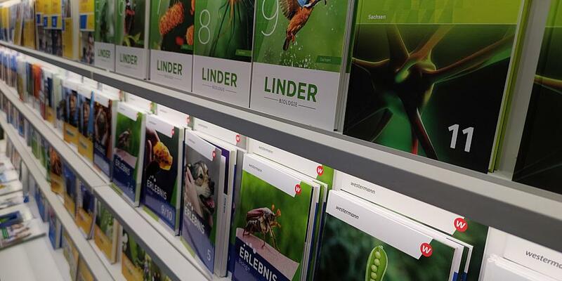 Biologie-Schulbücher (Archiv) - Foto: über dts Nachrichtenagentur