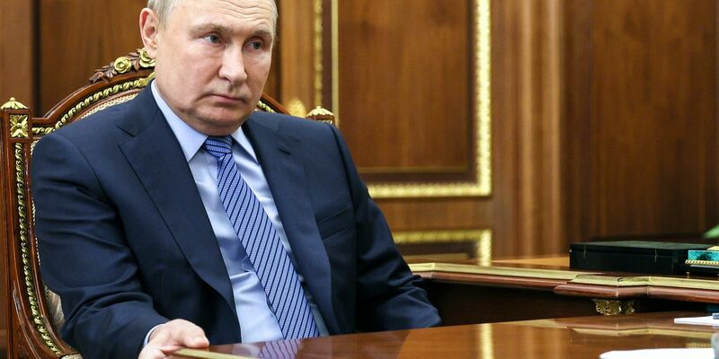 Stelle sich den Fragen von Tucker Carlson: Wladimir Putin. - Foto: Alexander Kazakov/Sputnik Kremlin/AP/dpa