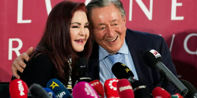 «Ich wünschte, ich könnte länger bleiben»: Priscilla Presley begleitet Richard Lugner in diesem Jahr zum Opernball. - Foto: Eva Manhart/APA/dpa