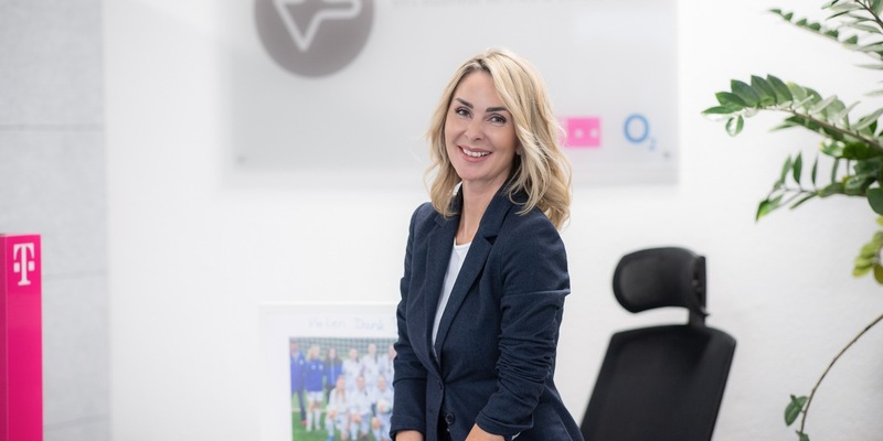 Tatjana Kljueva: Mit der BVS GmbH zu maßgeschneiderten Mobilfunkverträgen und langfristiger Beratung - Foto: presseportal.de