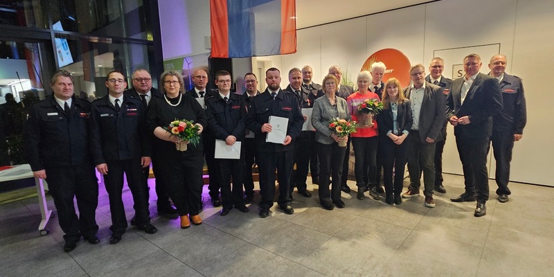 FW-AR: Feier zu Ehren der heiligen Agatha des Basislöschzuges 6 im Campus der Stadtwerke Arnsberg - Foto: presseportal.de