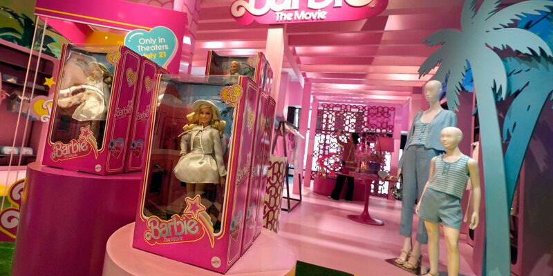 Der «Barbie»-Film hat weltweit mehr als eine Milliarde Dollar eingespielt und auch das zuvor oft schwächelnde Interesse an Barbie-Produkten angekurbelt. - Foto: Richard Drew/AP