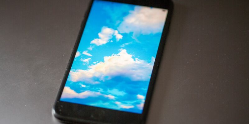 Beim Kurznachrichtendienst Bluesky, eine Alternative zum Twitter-Nachfolger X, können sich nun alle Interessenten anmelden. - Foto: Fernando Gutierrez-Juarez/dpa