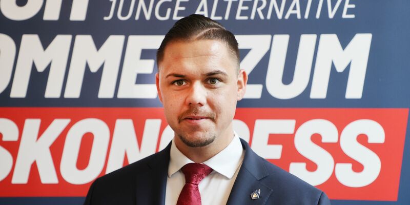 FDP-Politikerin Strack-Zimmermann sieht es mit Sorge, dass der JA-Vorsitzende Hannes Gnauck weiterhin für die AfD im Verteidigungsausschuss des Bundestages sitzt. - Foto: Bodo Schackow/dpa