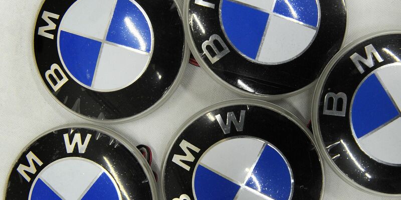 Amazon habe die verdächtigen Aktivitäten mithilfe fortschrittlicher Technologien maschinellen Lernens entdeckt und mit der BMW Group zusammengearbeitet, um zu bestätigen, dass es sich bei den fraglichen Produkten um Fälschungen handelte. - Foto: Holger Hollemann/dpa