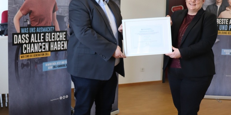 HZA-LÖ: Zoll verleiht Zertifikate der Weltzollorganisation - Foto: presseportal.de