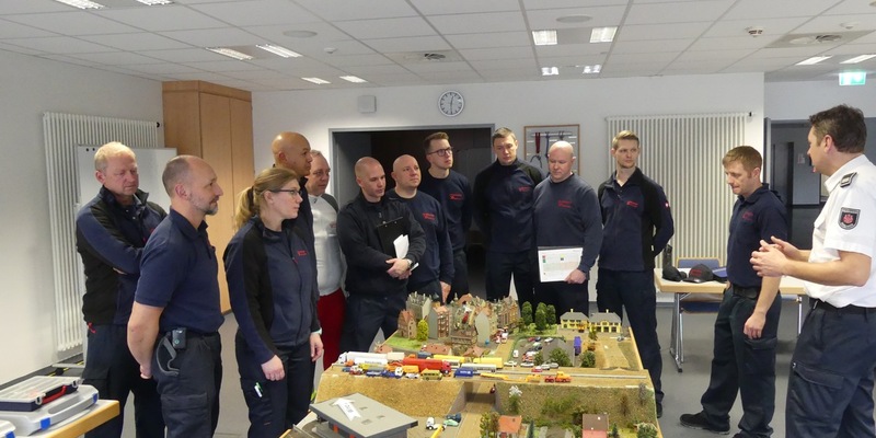 FW Dinslaken: Erstes Seminar Gruppenführer*in Rettungsdienst erfolgreich abgeschlossen - Foto: presseportal.de