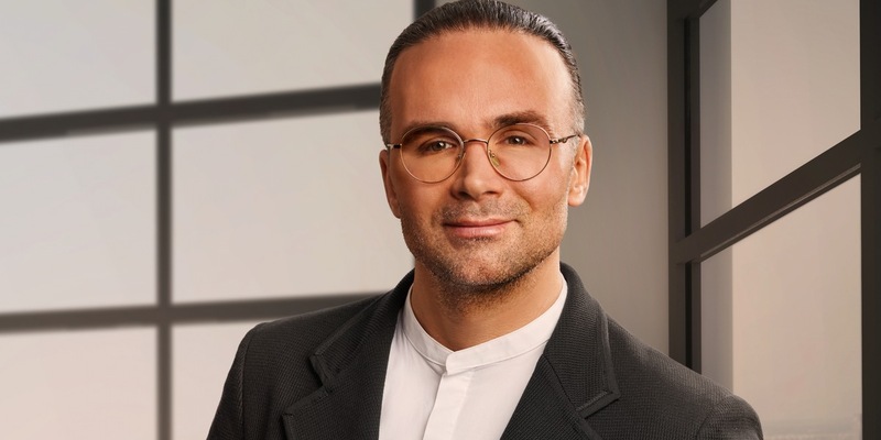 Psychologische Herausforderungen für Unternehmer: Valentin Haas verrät, wie verführerische Ablenkungen das unternehmerische Wachstum beeinflussen - Foto: presseportal.de