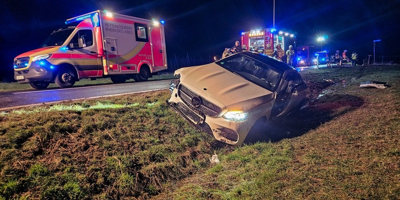 FW Wachtberg: Schwerer Verkehrsunfall auf L123 in Wachtberg - Foto: presseportal.de