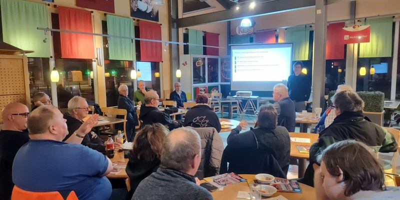 POL-ROW: ++ Fernfahrerstammtisch: Ich drehe schon seit Stunden, hier so meine Runden ... ++ - Foto: presseportal.de