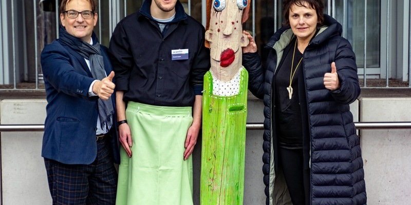 POL-MFR: (143) Tante Noris ist wieder da - Personenkontrolle führt u.a. zum Auffinden der im Juni 2023 entwendeten Skulptur - Foto: presseportal.de