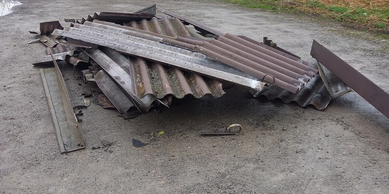 POL-UL: (UL) Lonsee - Eternitplatten illegal entsorgt / Bei Ermittlungen wegen einer Umweltstraftat hofft die Polizei Ulm auf Zeugenhinweise. - Foto: presseportal.de