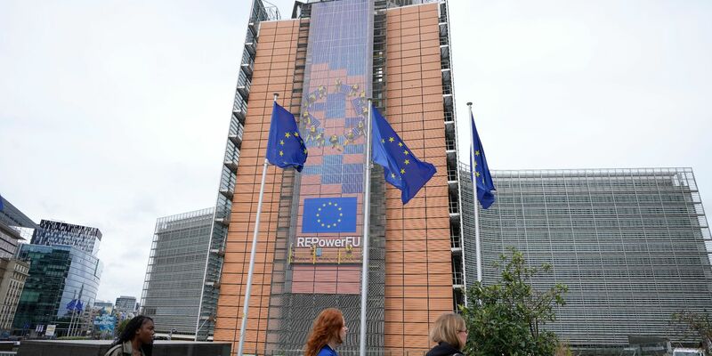 Die Pläne sehen vor, dass bei EU-Zielvorgaben für den Abbau von zu hohen Defiziten und Schuldenständen die individuelle Situation von Ländern stärker als bislang berücksichtigt wird. - Foto: Virginia Mayo/AP/dpa