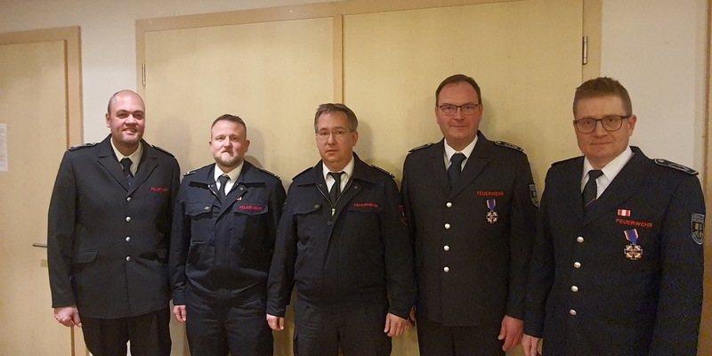FW Drolshagen: Jahresdienstbesprechung der Feuerwehr der Stadt Drolshagen: Besondere Ehrung und eine Premiere - Foto: presseportal.de