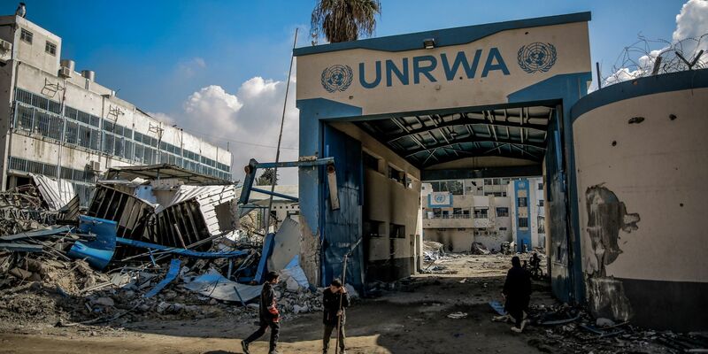 Israel hat einen weiteren Fund gemacht, der auf eine engere Verbindung des UN-Palästinenserhilfswerks UNRWA und der Hamas hindeuten könnte. - Foto: Omar Ishaq/dpa