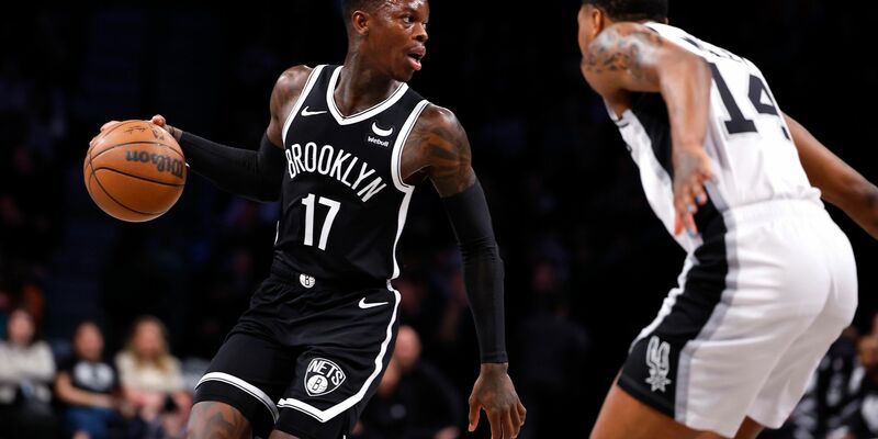 Dennis Schröder (17) kam bei seinem Debüt für die Brooklyn Nets auf 15 Punkte und 12 Assists. - Foto: Noah K. Murray/AP/dpa