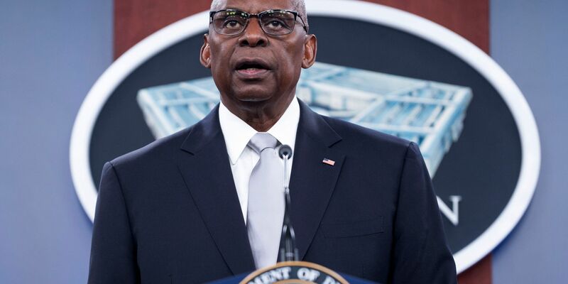 US-Verteidigungsminister Lloyd Austin hatte eine Prostatakrebserkrankung zunächst geheim gehalten. - Foto: Kevin Wolf/FR33460 AP/dpa