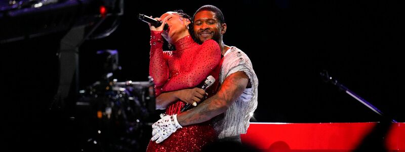 Alicia Keys stand als Überraschungsgast mit Usher auf der Bühne. - Foto: Julio Cortez/AP/dpa