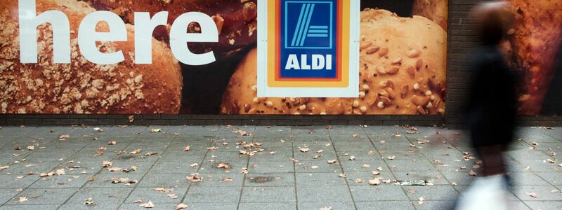 Der Discounter Aldi hat in Großbritannien einen Markanteil von 9,3 Prozent. - Foto: Will Oliver/epa/dpa