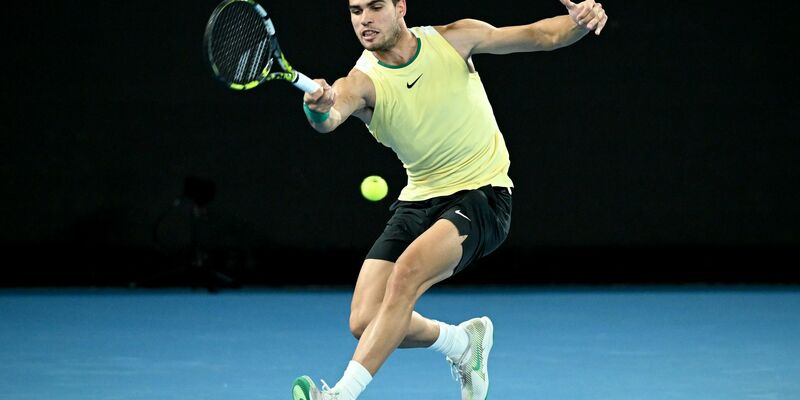 Würde in diesem Jahr lieber bei Olympia triumphieren als bei den French Open: Carlos Alcaraz. - Foto: Joel Carrett/AAP/dpa