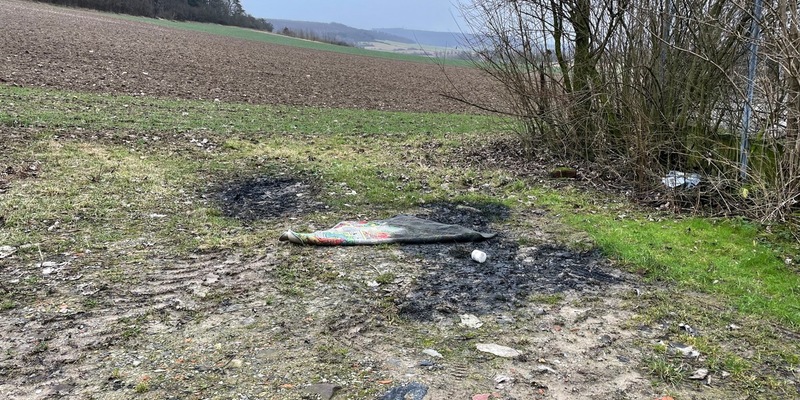 POL-NOM: Bodenverunreinigung nach Ölwechsel in der Feldmark von Billerbeck/ Unerlaubter Umgang mit Abfällen/ Zeugenaufruf - Foto: presseportal.de