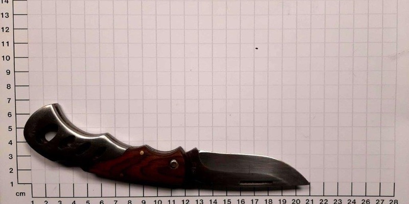 BPOL NRW: Bahnmitarbeiter geschlagen - Bundespolizisten stellen Messer sicher - Foto: presseportal.de