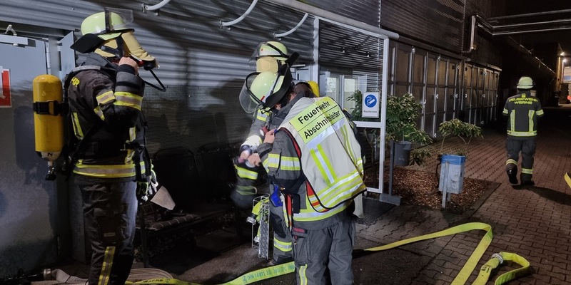 FW-WRN: Objektkunde auf dem Werkgelände der Fa. RCS Rohstoffverwertung an der Capeller Straße - Foto: presseportal.de